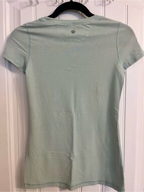 lululemon athletica Mint Green Short Sleeve Crew Tee - Size 2